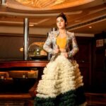 Ashnoor Kaur Instagram - Act like a lady, think like a boss🤍 . . . #ootd #whatiwore #ashnoorstylediaries 👗 @arihant_couture_ 💄@sara_makemeup_academy 📸 @akphotography_mumbai