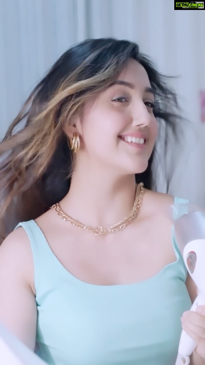 Ashnoor Kaur Instagram - Awakening my inner poo with so much confidence & sass💗 And I only get this confidence from within because of how I look and feel. And for this, @venusgillette_in has been my best friend and my saviour in every situation💫 #VenusSmoothSkin #VenusSmoothSquad #VenusVibes #Skinlove #Ad