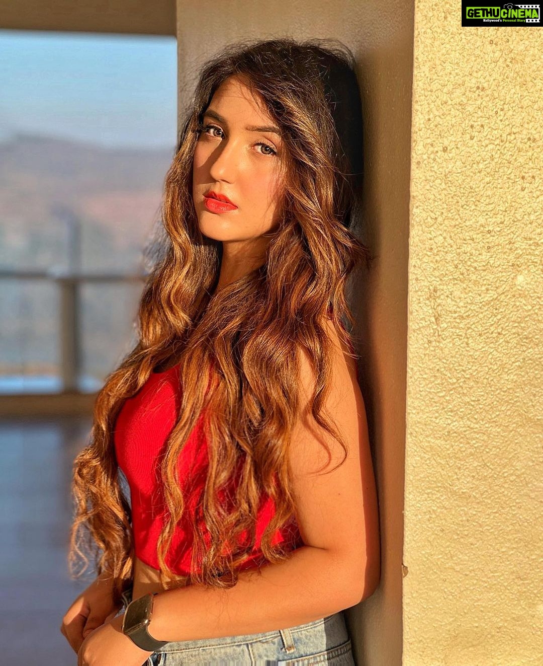 Ashnoor Kaur Instagram - Strong women don’t have attitudes, we have standards & boundaries♥️👠