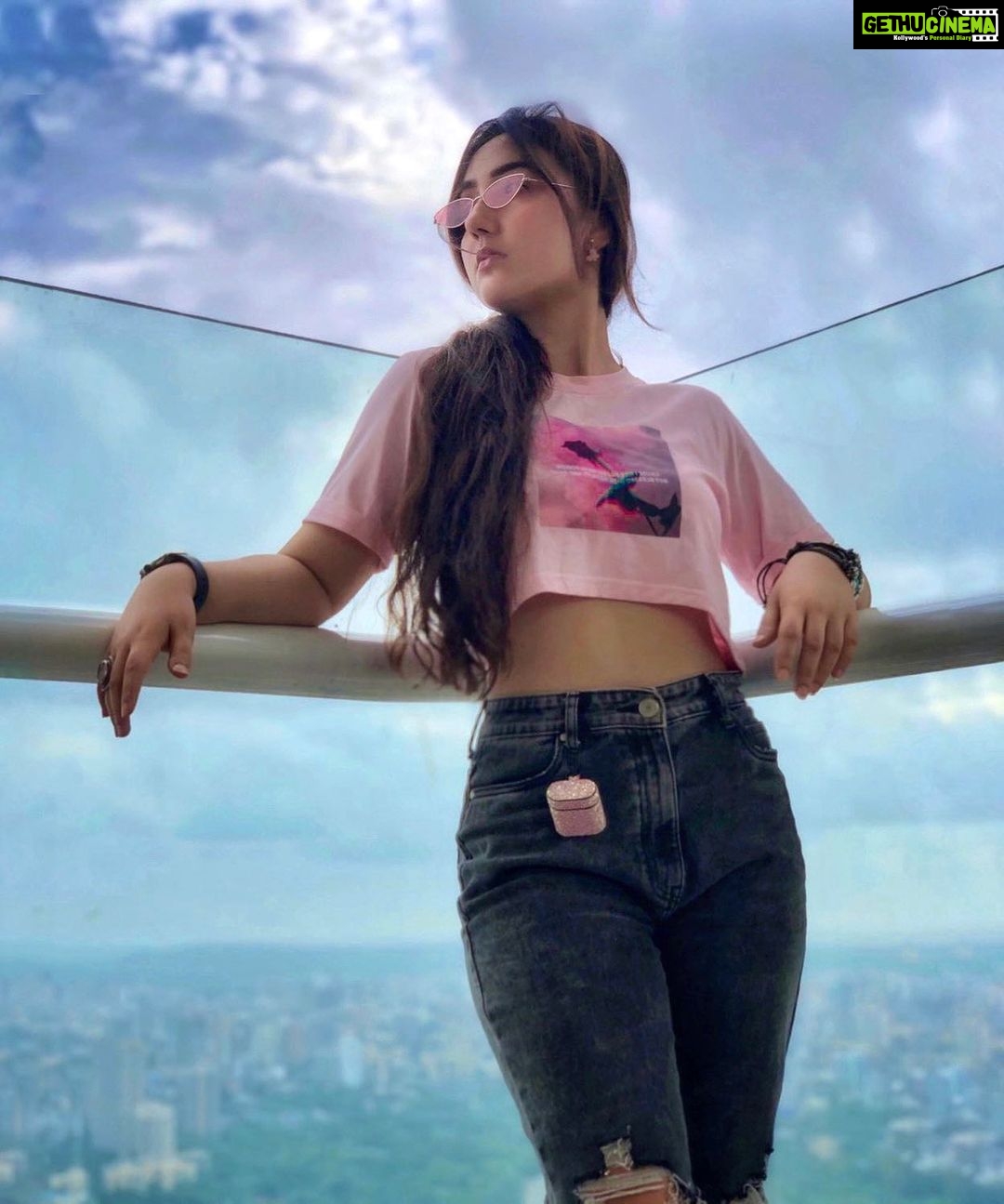 Ashnoor Kaur Instagram - Yeah that is what m gonna be, Because I wanna be… Oh I don’t wanna sit still, look pretty💗✨