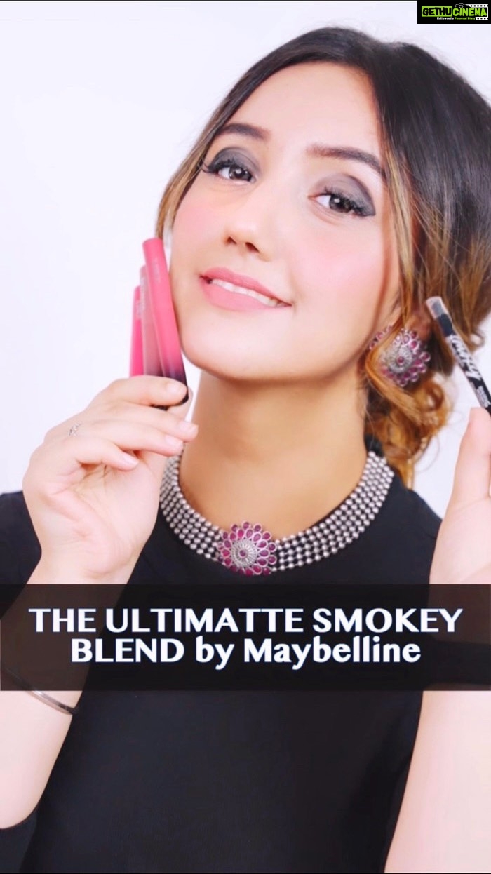 Ashnoor Kaur Instagram - #AD Ultimatte-ly you can never go wrong if you #BlendItSmokey ❤️🔥Amp up your looks with @maybelline ✨ What are you waiting for? Grab the #Ultimatte Smokey blend now🖤 #MNYITLOOK #Ultimatte #TattooSmokey