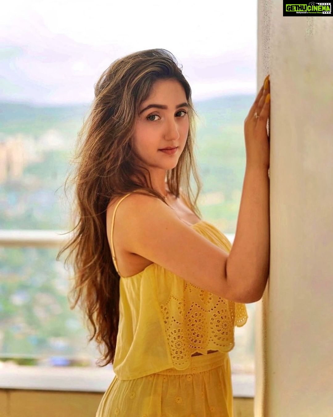 Ashnoor Kaur Instagram - Standing in a nice dress, staring at the sunset🌆💛