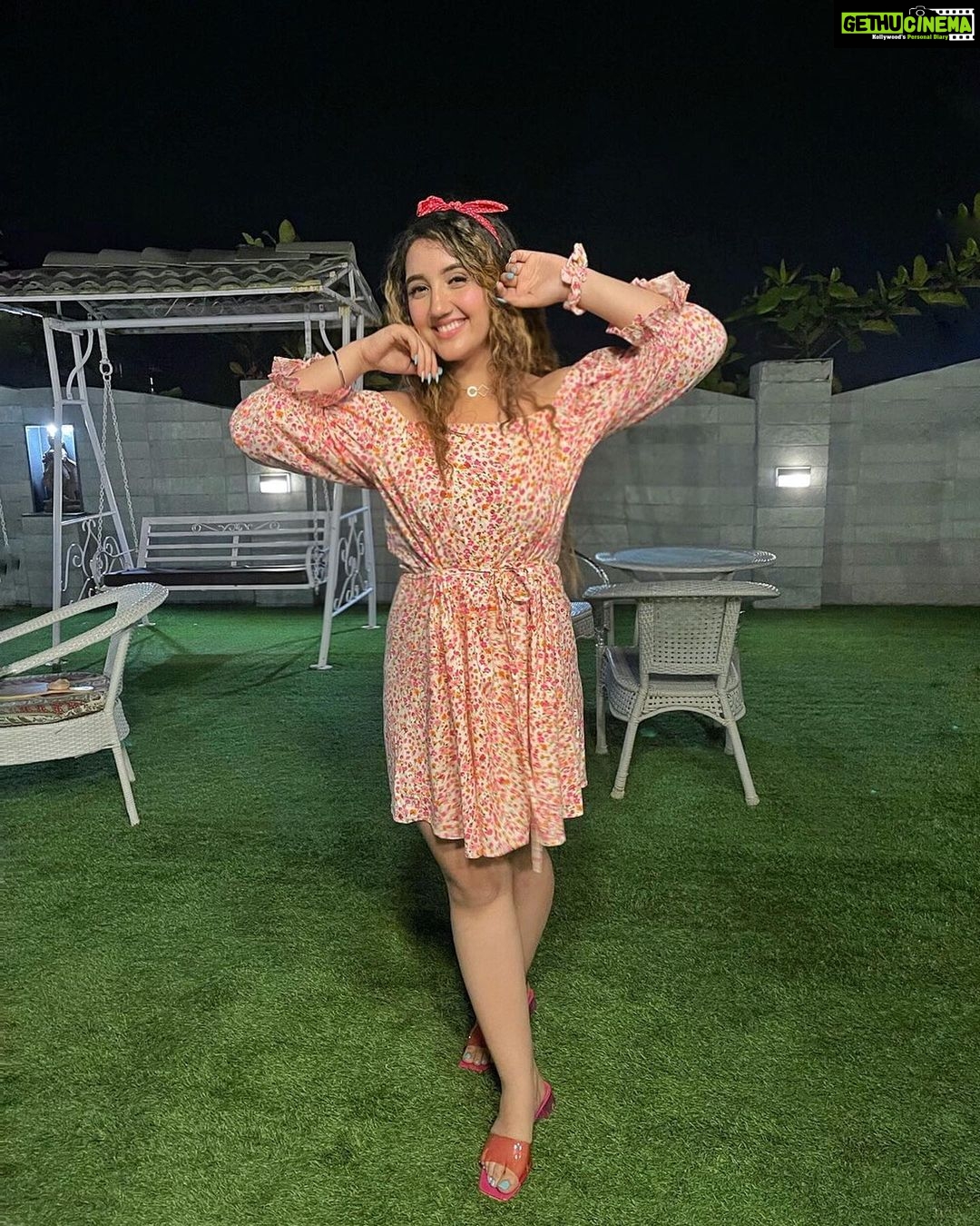 Ashnoor Kaur Instagram - If it makes you happy, do it a thousand and one times more🦋✨💖 1 or 2?