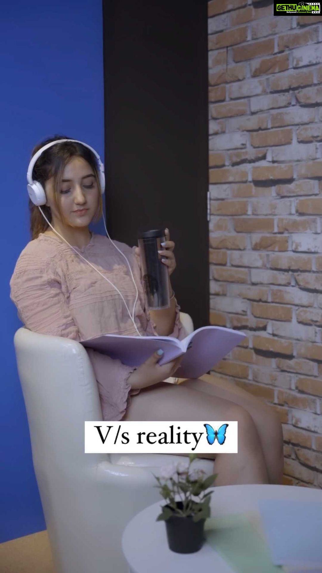 Ashnoor Kaur Instagram - But the reality is soothing🤍 Bye bye 2021... And welcome 2022- with a calmer mind & a balanced soul... . . . #triller #TrillerIndia #GetSetTrill @triller @triller_india