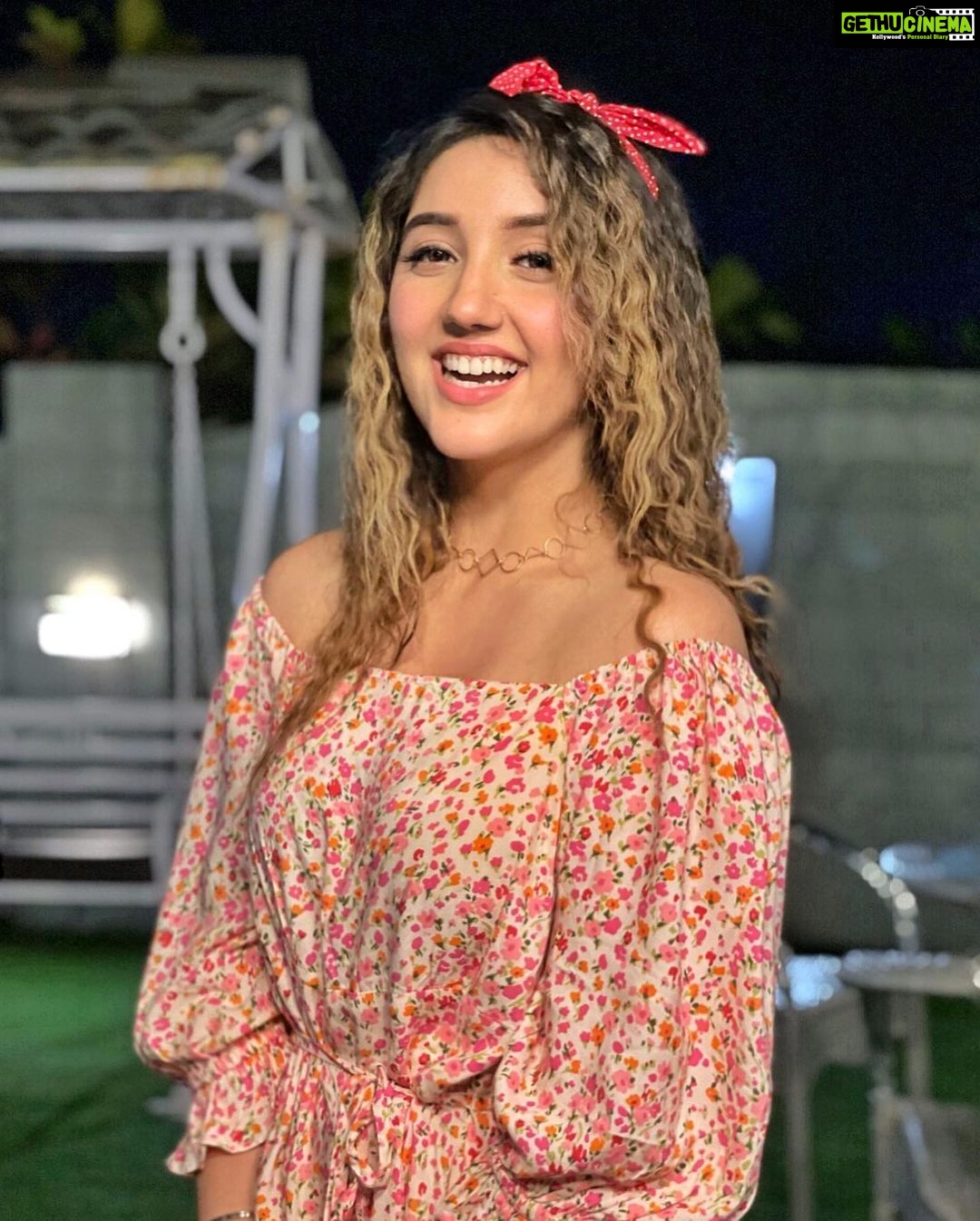 Ashnoor Kaur Instagram - If it makes you happy, do it a thousand and one times more🦋✨💖 1 or 2?