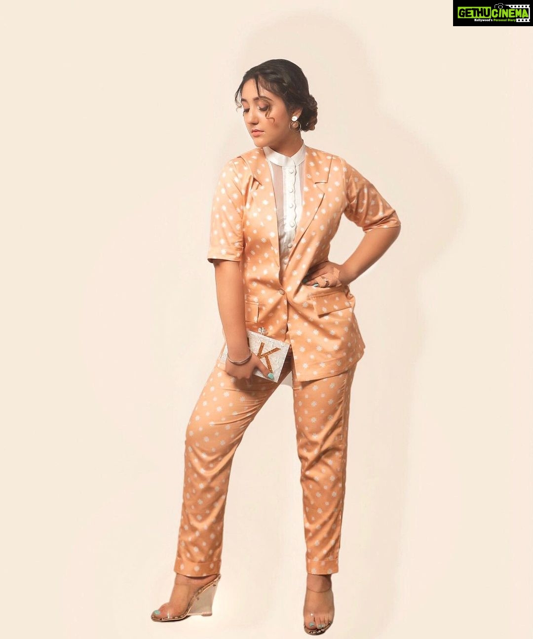 Ashnoor Kaur Instagram - Embrace yourself, there’s a wide scope left yet to grow & progress🤍 . . #WhatIWore #ashnoorstylediaries Wearing @moonstruckbyss MUA @makeupbysurbhik 📸 @akphotography_mumbai