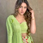 Ashnoor Kaur Instagram - Hold yourself, to a standard of grace; not perfection✨ . . #ootn #WhatIWore #ashnoorstylediaries Wearing @the_adhya_designer MUA @makeupbysurbhik Hair @makeoverby_mrunal