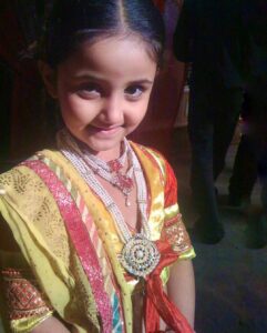 Ashnoor Kaur Instagram - Happy children’s day♥️
(Some unseen pictures are from my first show, ‘Jhansi ki Rani’ when I was just 5 years old☺️) Time flies, but we should never let the child in us die!!!
