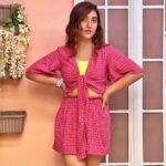 Ashnoor Kaur Instagram - On Wednesdays, we wear pink😉💅🏻 . . . #WhatIWore 👗 @howwhenwearclothing