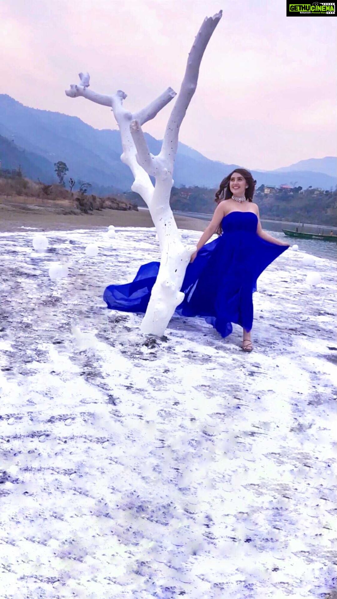 Ashnoor Kaur Instagram - Toh jeena aayađź’™