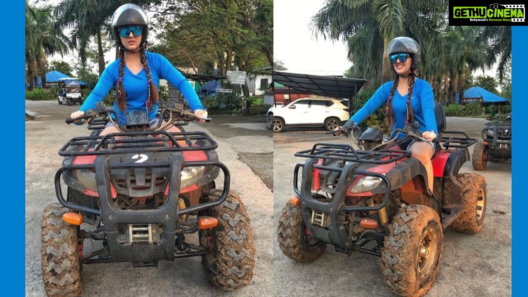 Ashnoor Kaur Instagram - This was funnnn😍💙 #ATVride @kauravneet79 @gurmeetsingh0911