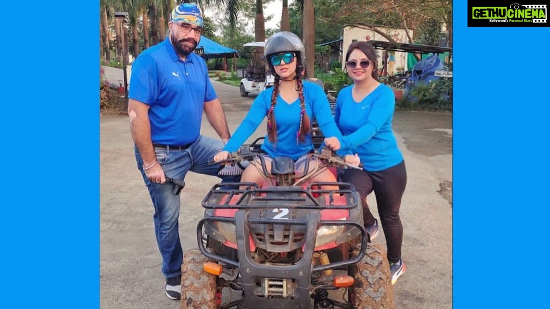 Ashnoor Kaur Instagram - This was funnnn😍💙 #ATVride @kauravneet79 @gurmeetsingh0911
