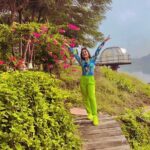Ashnoor Kaur Instagram - Water rides💚💛 #Vacay