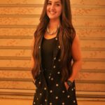Ashnoor Kaur Instagram - Smile- a curve that sets everything straight🖤