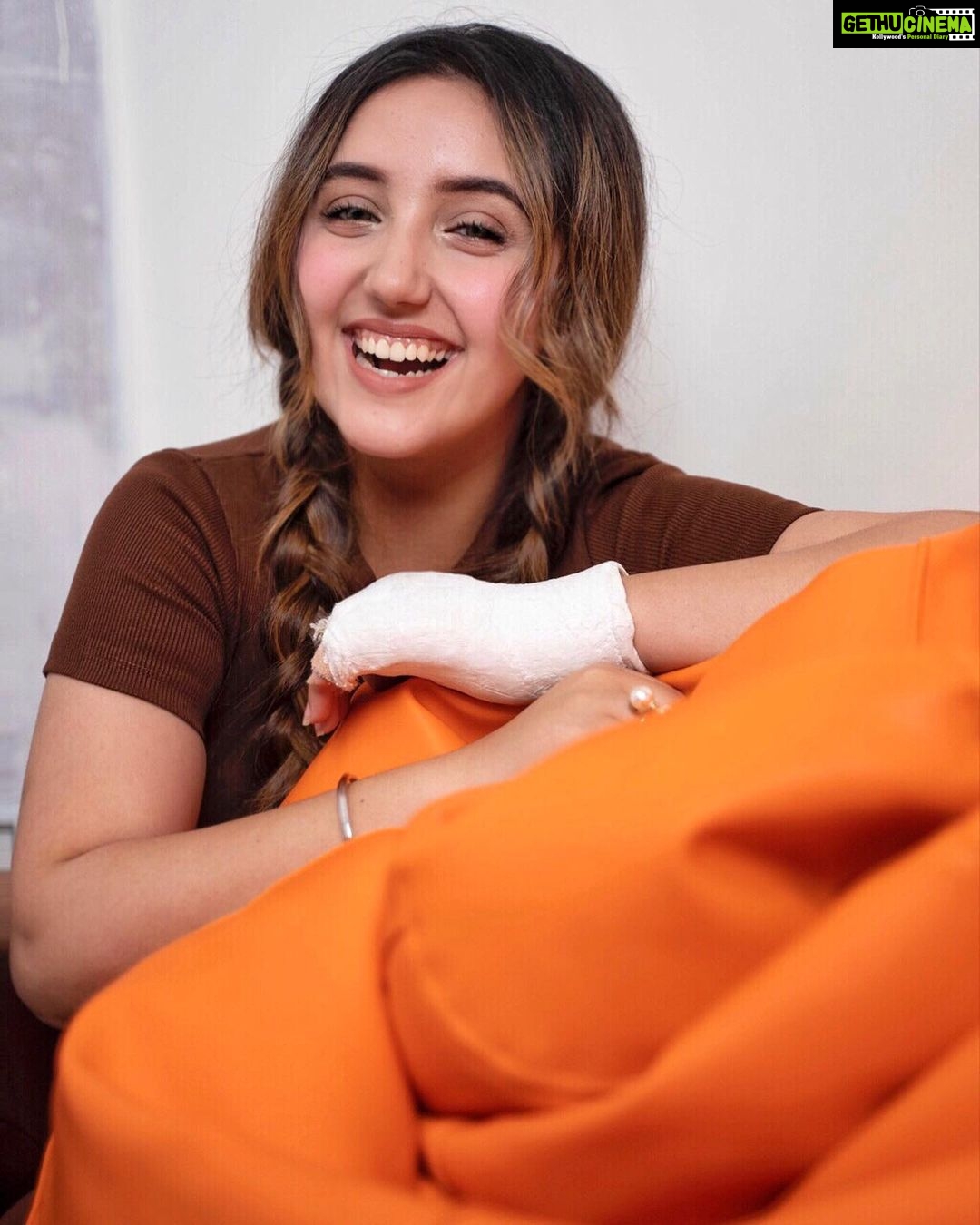 Ashnoor Kaur Instagram - Manifesting the weekend like✨
