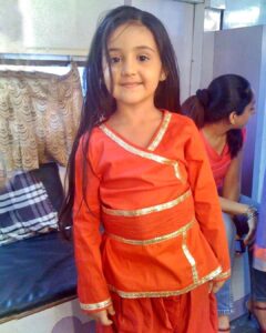 Ashnoor Kaur Instagram - Happy children’s day♥️
(Some unseen pictures are from my first show, ‘Jhansi ki Rani’ when I was just 5 years old☺️) Time flies, but we should never let the child in us die!!!