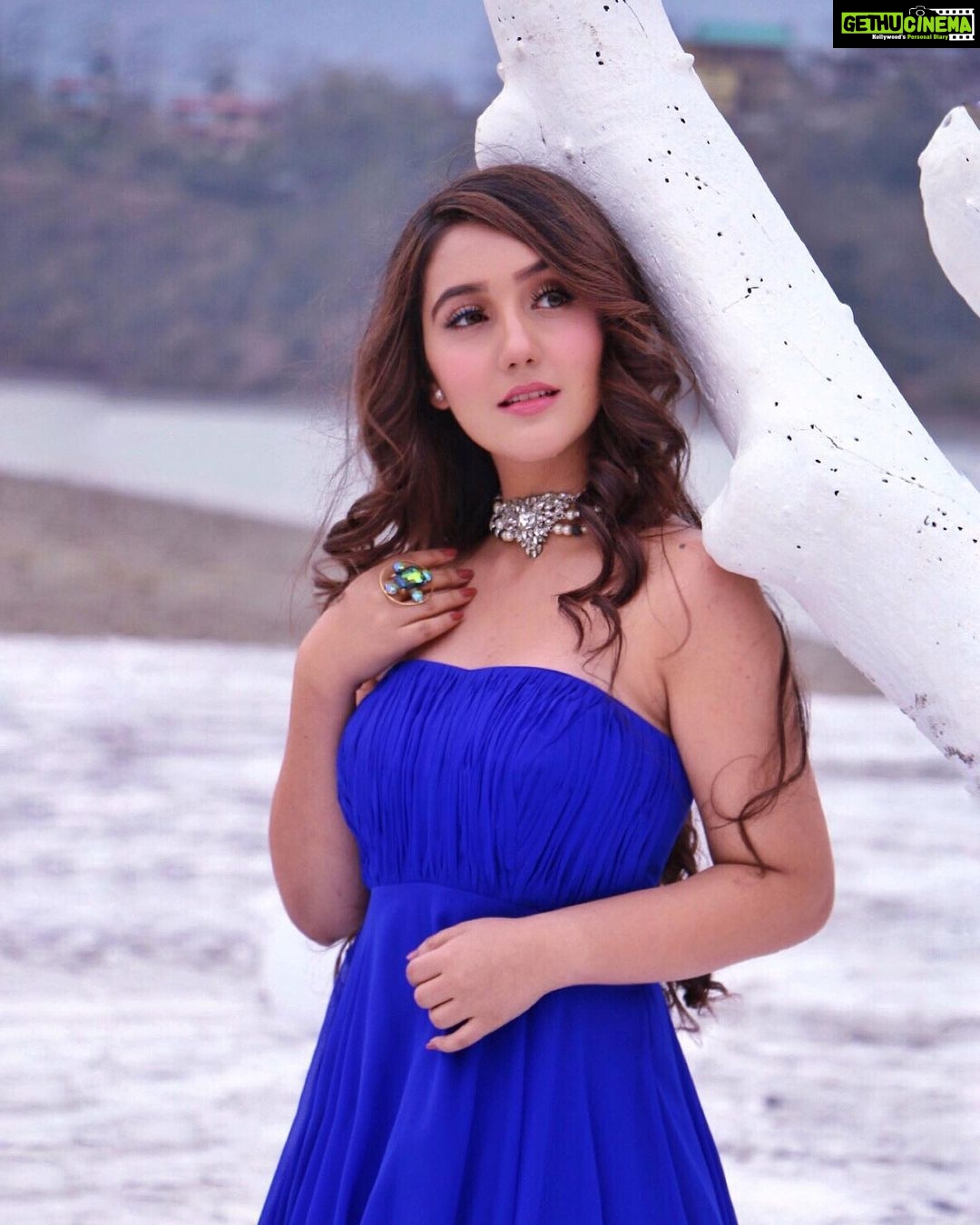 Ashnoor Kaur Instagram - Let it go, let it go, can’t hold it back anymore❄️💙