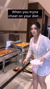 Ashnoor Kaur Instagram - #OhShit 😳 (Kidding guys, I always follow my diet like a good girl ;p) Tag the bechare diet waale🥴