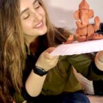 Ashnoor Kaur Instagram - Ganesh Chaturthi is a joyous festival for all of us, let’s make it joyous for the environment too by getting eco-friendly Bappa idols♥️ Happy #GaneshChaturthi 🙏🏻