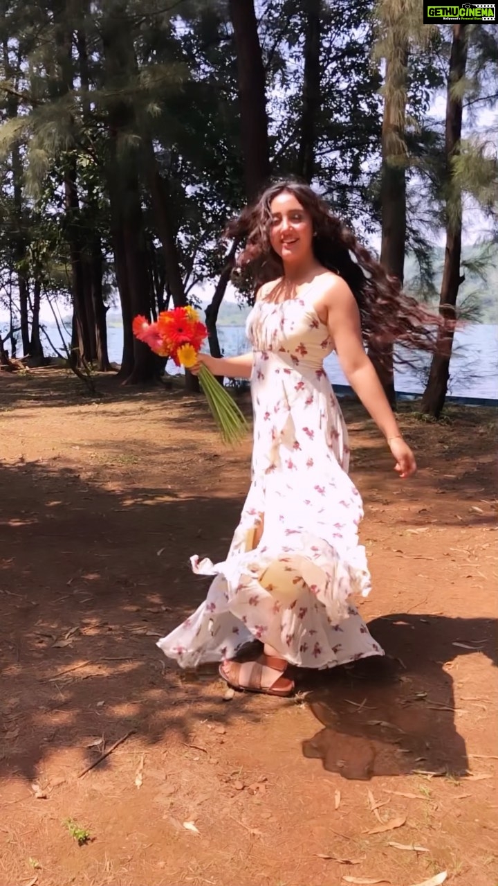 Ashnoor Kaur Instagram - Is it?🙈♥️ #OMeriLaila