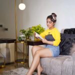 Ashnoor Kaur Instagram - Sunday-ing💛 . . Lovely sidetable-lamp @thedecorkart