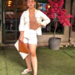 Ashnoor Kaur Instagram - Fall is here🤎🍂 . . (Even tho I live in India ;p Which country do you live in?) 📸 @gurmeetsingh0911 🕶 @gucci 💼 @rashki_bags