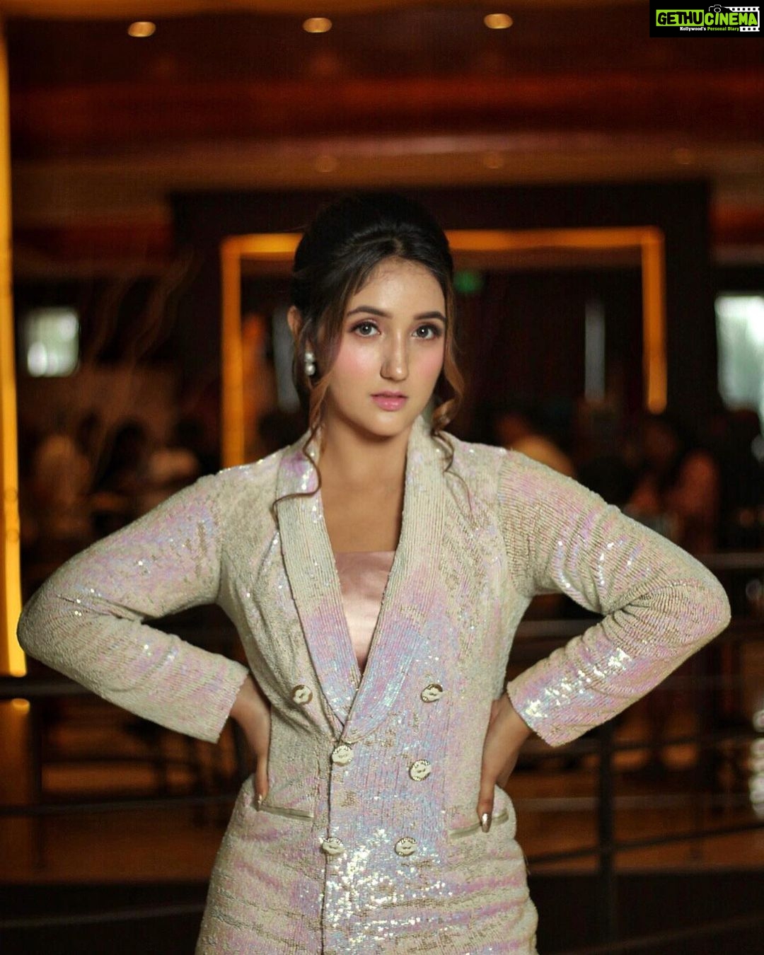 Ashnoor Kaur Instagram - You are meant for great things girl, buckle up✨🤍