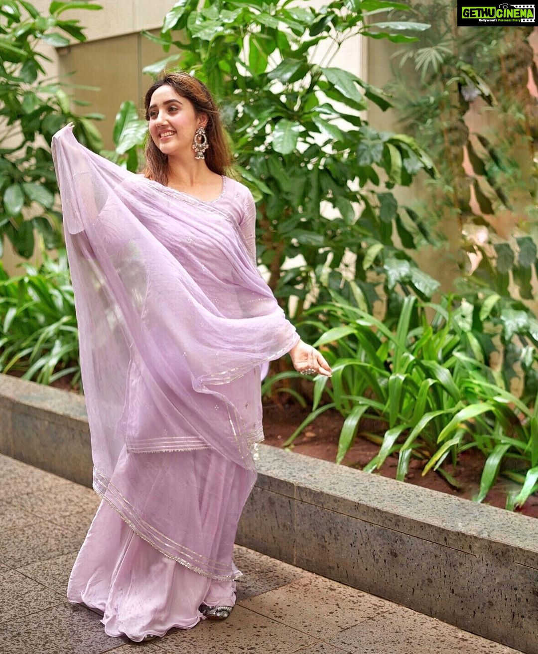 Ashnoor Kaur Instagram - Lavender love💜 . . #WhatIWore #GanpatiDiaries Styled by @_neelangi_ Wearing @labelkanupriya 📸 @x.rxhit.x