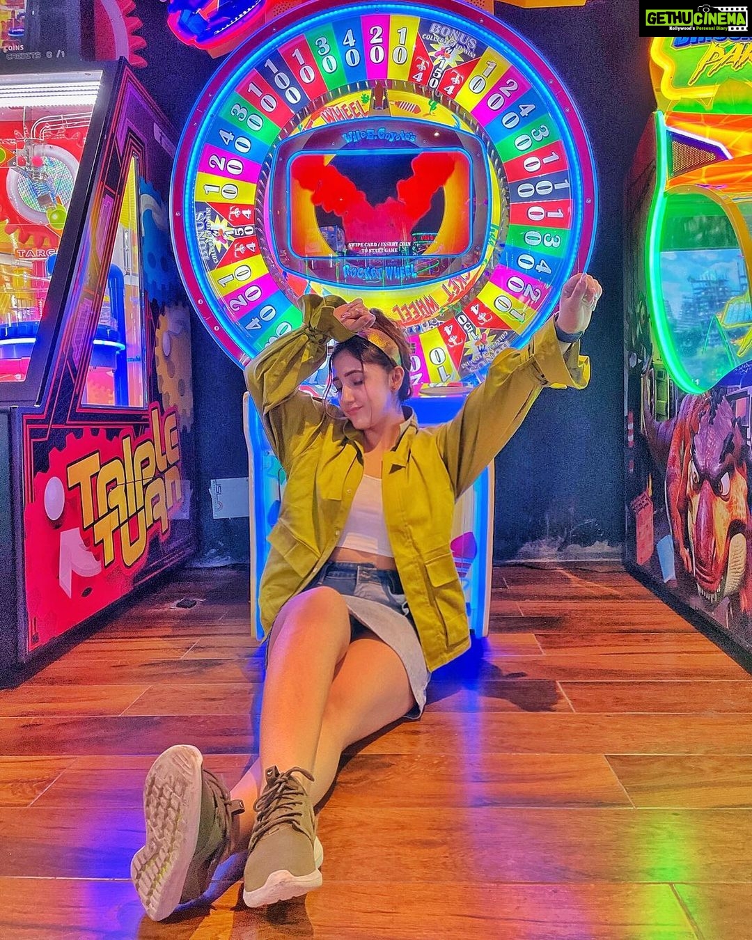 Ashnoor Kaur Instagram - It was a good day, topped with us completing 8M on IG😍♥️ . . Thank you so much everyone, love to each one of you! And sorry for being a little inactive... M back nowwwww😎 #WhatIWore #ashnoorstylediaries Jacket @shopheymissy Skirt @bluebrew.in