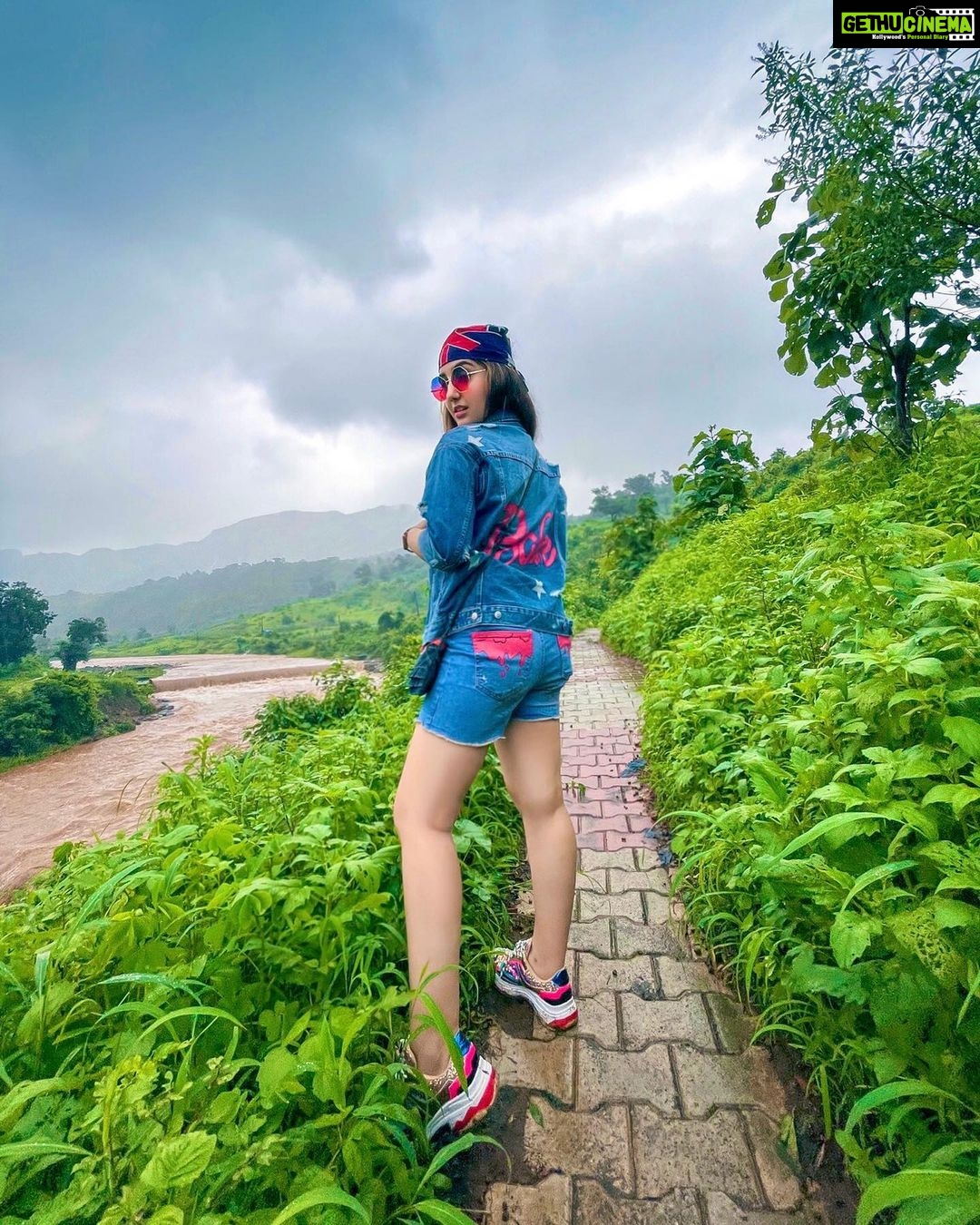 Ashnoor Kaur Instagram - Inhale confidence; exhale doubt💚 . . Wearing @glitchh2.0 #WhatIWore #ashnoorstylediaries