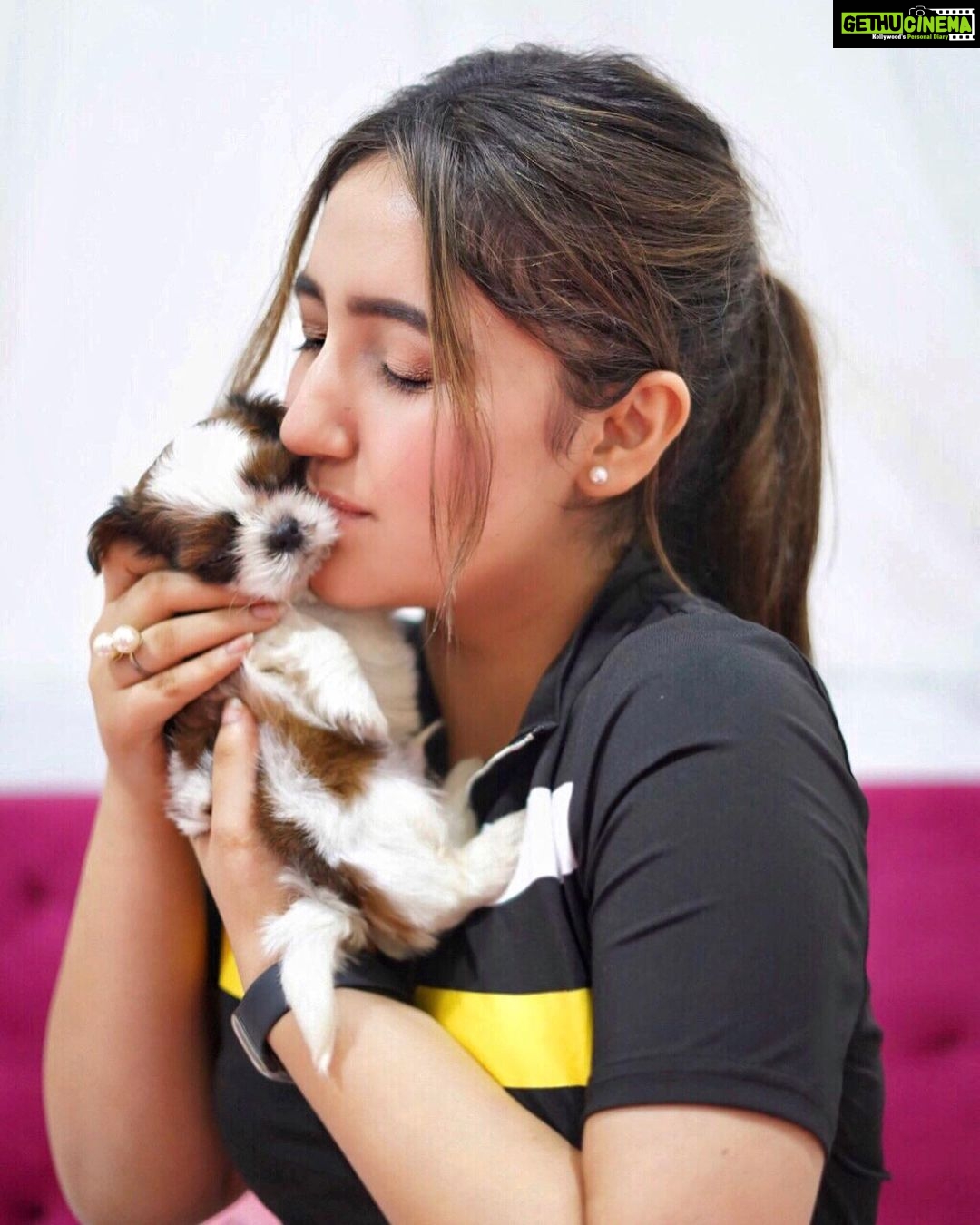 Ashnoor Kaur Instagram - My kindergarten dream has finally come true! Still can’t believe it... Emotional & elated♥️ . Also, do suggest a name for my little boy in the comments below! I’m so confused😂🤦🏻♀️