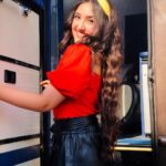 Ashnoor Kaur Instagram - Can’t keep calm because my kindergarten dream is finally coming true in a few hours😍🙈♥️ Can you guess what is it? Correct one GETS PINNED!