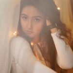 Ashnoor Kaur Instagram - Eye contact is dangerous🤍👀 . . 1 or 2?