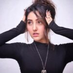 Ashnoor Kaur Instagram - Always wear your invisible crown🖤 1,2 or 3?