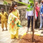 Ashnoor Kaur Instagram - It was indeed an honour being a pledger as a tree guardians at BMC's MEGA Vriksha campaign initiated by @my_bmc on the #WorldEnvironmentDay 🌱♥️ I would want to urge each one of you plant saplings, and nurture the existing ones! Let’s be responsible citizens... Amchi Mumbai..