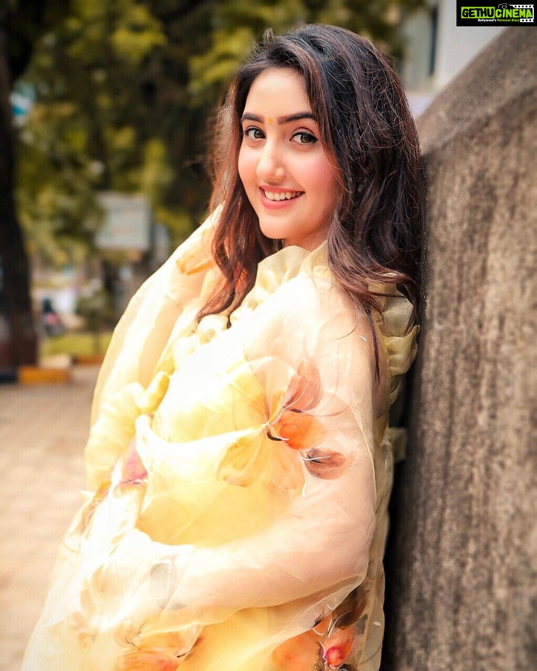 Ashnoor Kaur Instagram - Because maybe, true happiness is when we’re happy with ourselves♥️ . . #AllAboutToday #PicturesComingSoon Guess what was it for???