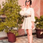 Ashnoor Kaur Instagram - Young, not dumb, not broke... Yeah, just young🤪 (Also, lotsa love to my 7.4M!!)