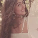 Ashnoor Kaur Instagram - What's your favourite calming song?💗