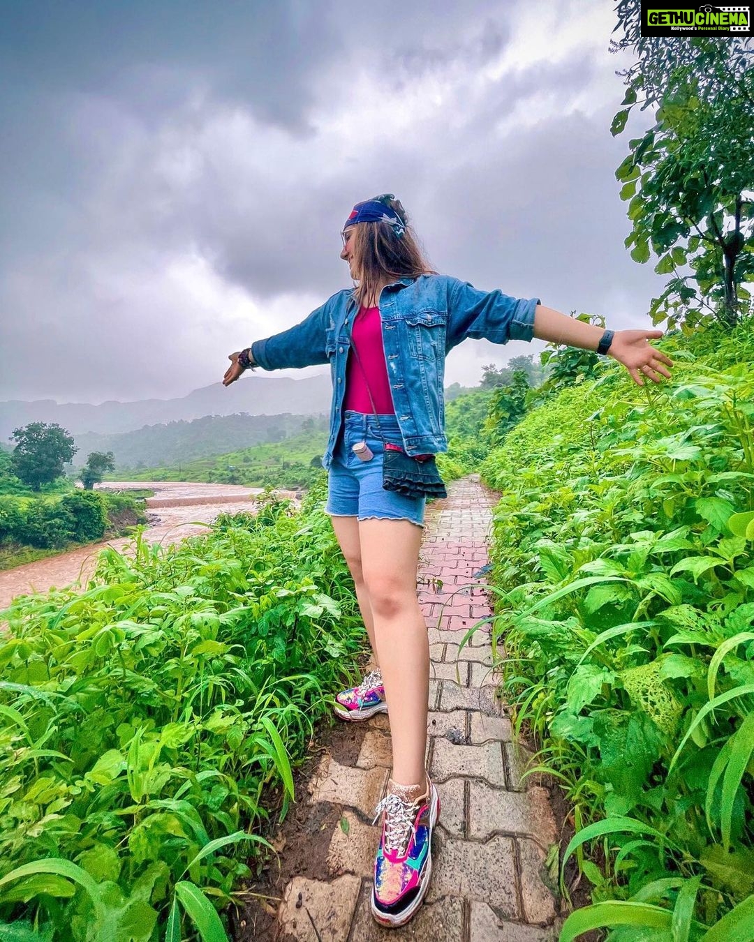 Ashnoor Kaur Instagram - Inhale confidence; exhale doubt💚 . . Wearing @glitchh2.0 #WhatIWore #ashnoorstylediaries