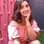 Ashnoor Kaur Instagram - On *tuesdays* we wear pink🤪💗 . . #AboutDelhi #WhatIWore #ashnoorstylediaries Wearing @styleislandofficial