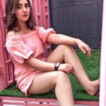 Ashnoor Kaur Instagram - On *tuesdays* we wear pink🤪💗 . . #AboutDelhi #WhatIWore #ashnoorstylediaries Wearing @styleislandofficial