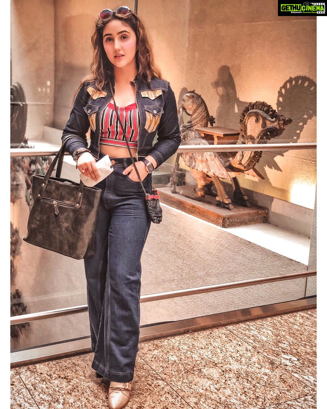 Ashnoor Kaur Instagram - Off to Delhi✈️ 1,2 or 3? Swipe to see my full airport look! #whatiwore #ashnoorstylediaries . . 📸 @gurmeetsingh0911 At The Airport