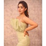 Ashnoor Kaur Instagram - Glitter in the sky, glitter in my eyes Shining just the way I like🎶 (Which song is this?) . . #AboutLastNight #ashnoorstylediaries Styled by @_neelangi_ Wearing @kmlabel 📸 @smileplease_25