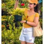 Ashnoor Kaur Instagram - I went g̶r̶o̶c̶e̶r̶y̶ nursery shopping😁 . 1,2 or 3?💛 . . Bag @pureluxuriesindia 📸 @gurmeetsingh0911