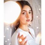 Ashnoor Kaur Instagram - Fairy light, goodnight🤍✨ . 1,2,3 or 4?