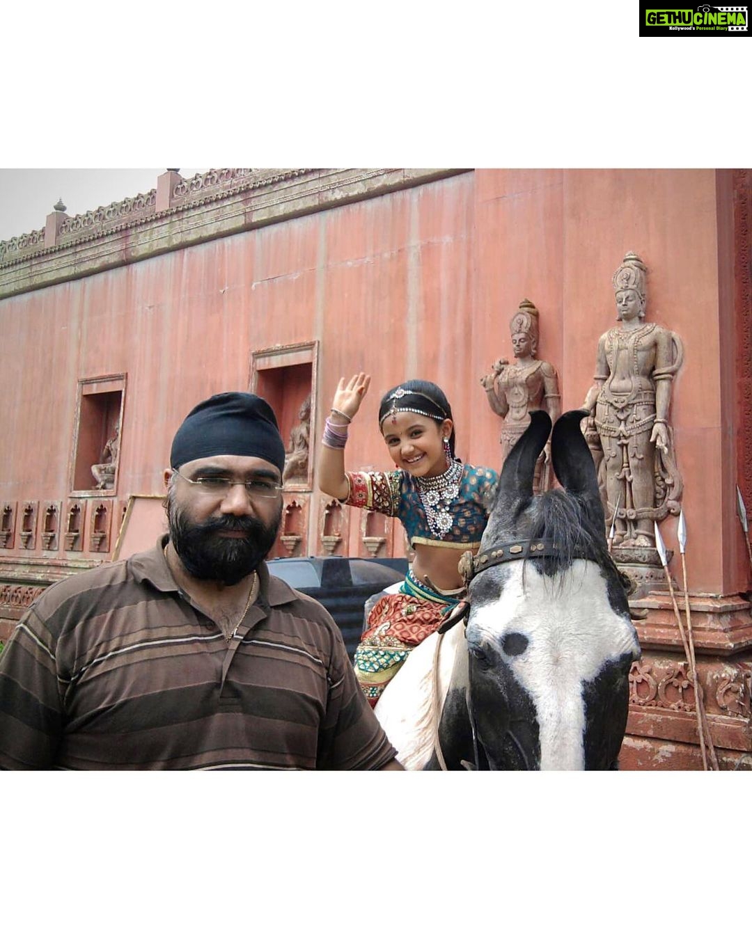 Ashnoor Kaur Instagram - To the always underrated parental figure, but not in my case ‘cause I’ve always been a ‘Daddy’s girl’❣️ Happy Father’s Day PA... The person who taught me compassion, who taught me it’s ok to let your emotions overtake at times, who taught me no matter how bad someone is, we should never get down to their level... Who helped me learn not only my school subjects, but more so, the important life subjects, subjects to become the person who enjoys the little things in life... You’ve made the little girl who used to be afraid of swinging and sliding grow up into a person courageous enough to take up any adventures! Thanks pa, for being the ultimate pillar of support, during the rough & tough times... You understand the unsaid, and fix things uncredited... Your CuChie loves you✨ @gurmeetsingh0911 (The last picture is my favvv😂)
