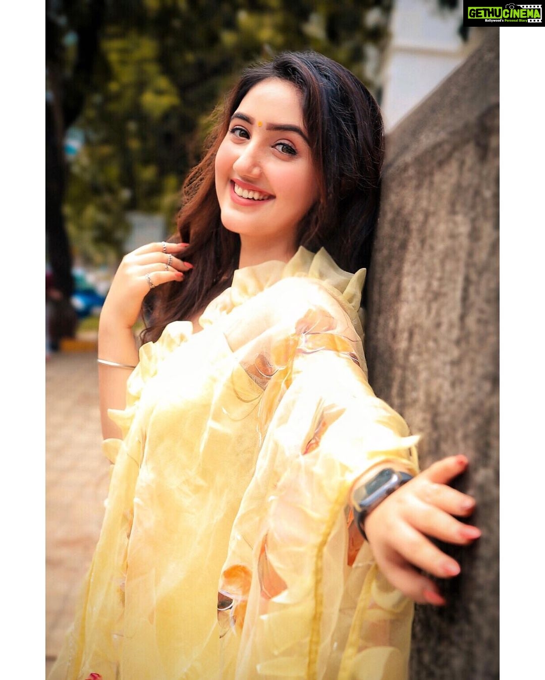 Ashnoor Kaur Instagram - Because maybe, true happiness is when we’re happy with ourselves♥️ . . #AllAboutToday #PicturesComingSoon Guess what was it for???