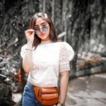 Ashnoor Kaur Instagram - Eyecontact and a heartbeat👀💓 1,2,3 or 4?