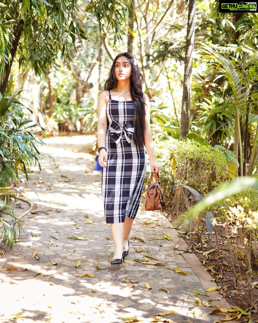 Ashnoor Kaur Instagram - The type of flower that can still grow after a forest fire๐๐ปโโ๏ธ . . Wearing @meeamifashion