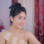 Ashnoor Kaur Instagram - But first, Skincare🤍 (Ignore my messy hair😂) Give your skin a little love with @cherylsskincare this summer. I have always spoken about how following a religious skincare routine can do wonders for your skin & I highly encourage you guys to do the same. Here's how my 3 step summer skincare regime looks like, OxyBlast at home facial kit, O2C2 daily radiance lotion & Dermashade SPF 30 sunblock. My summer skin has never looked like this before 😻 All these products are available on @mynykaa & you need to buy them right now as they are running exciting offers during the Nykaa Summer Super Saver Days! Now say Hi to summer skin🌞 #SetThisSummerWithCheryls #CherylsSkincare #CherylsIndia